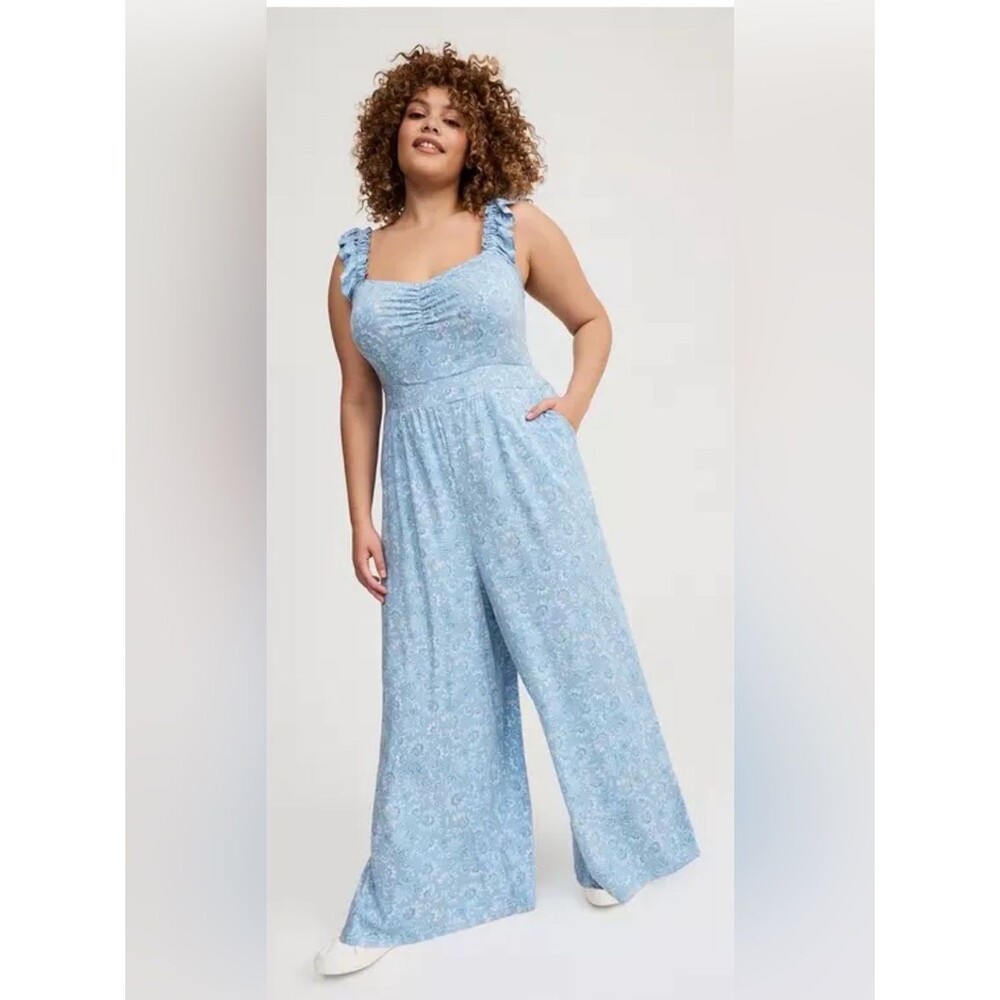 NEW Torrid Jumpsuit 1X Light Blue Paisley Wide Leg Stretch Challis Ruffle Strap